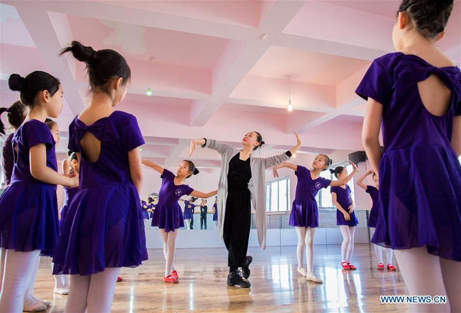 #CHINA-INNER MONGOLIA-HOHHOT-DANCE TRAINING (CN)