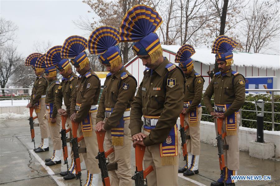 INDIAN-CONTROLLED KASHMIR-SRINAGAR-GUNFIGHT-WREATH LAYING CEREMONY