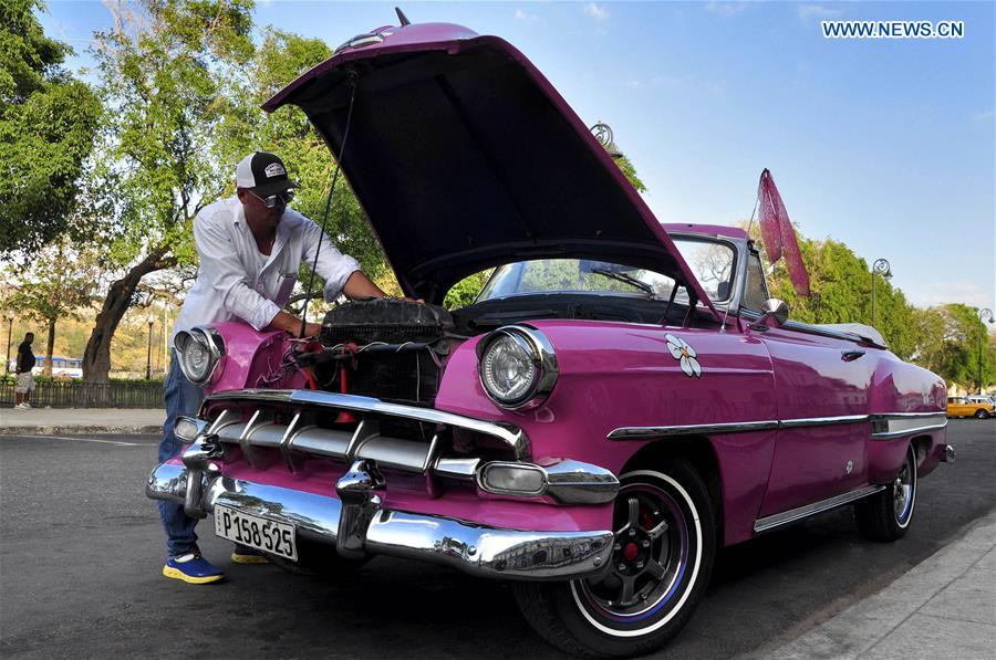 CUBA-HAVANA-COLLECTIVE TAXIS