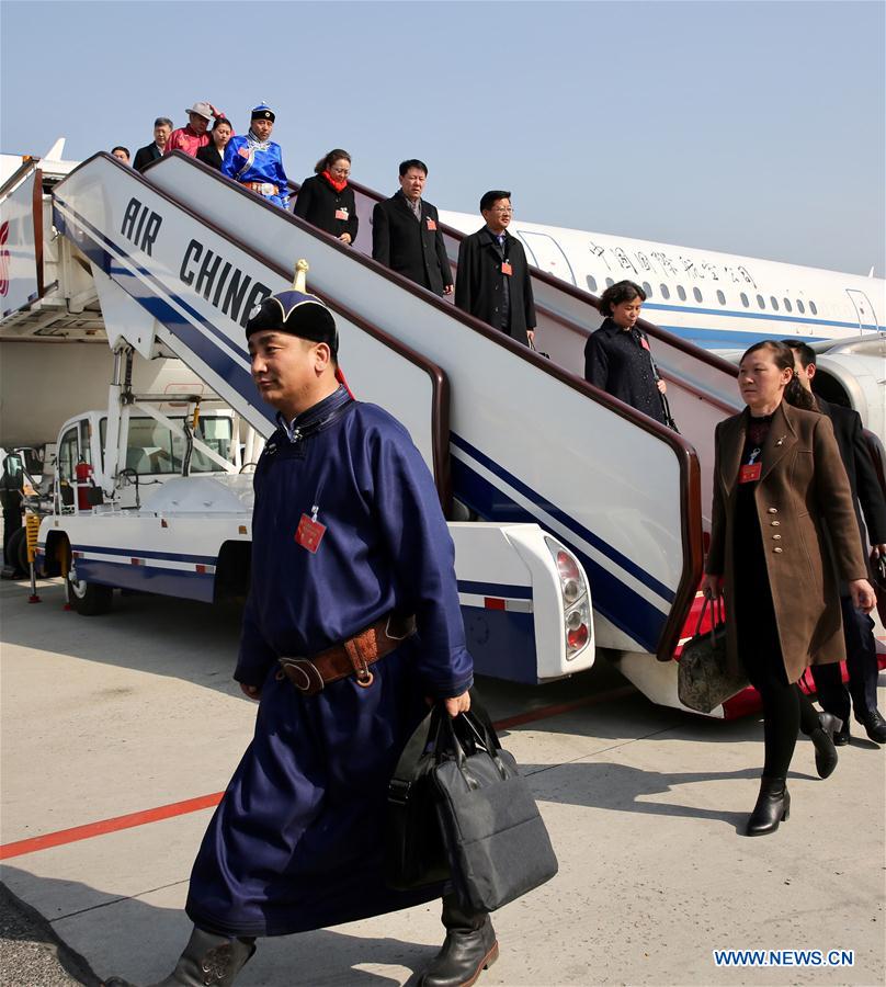 (TWO SESSIONS)CHINA-BEIJING-NPC DEPUTIES-ARRIVAL (CN)