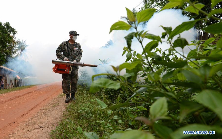 LAOS-SANAMXAY-CHINA-PLA-PEACE TRAIN-MEDICAL TEAM-TREATMENT