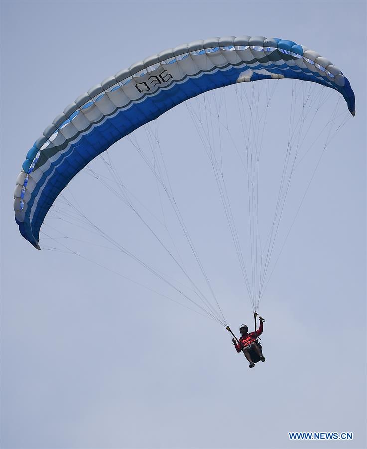 (SP)INDONESIA-JAKARTA-ASIAN GAMES-PARAGLIDING