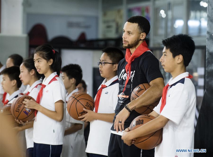 (SP)CHINA-WUHAN-BASKETBALL-NBA-STEPHEN CURRY (CN)