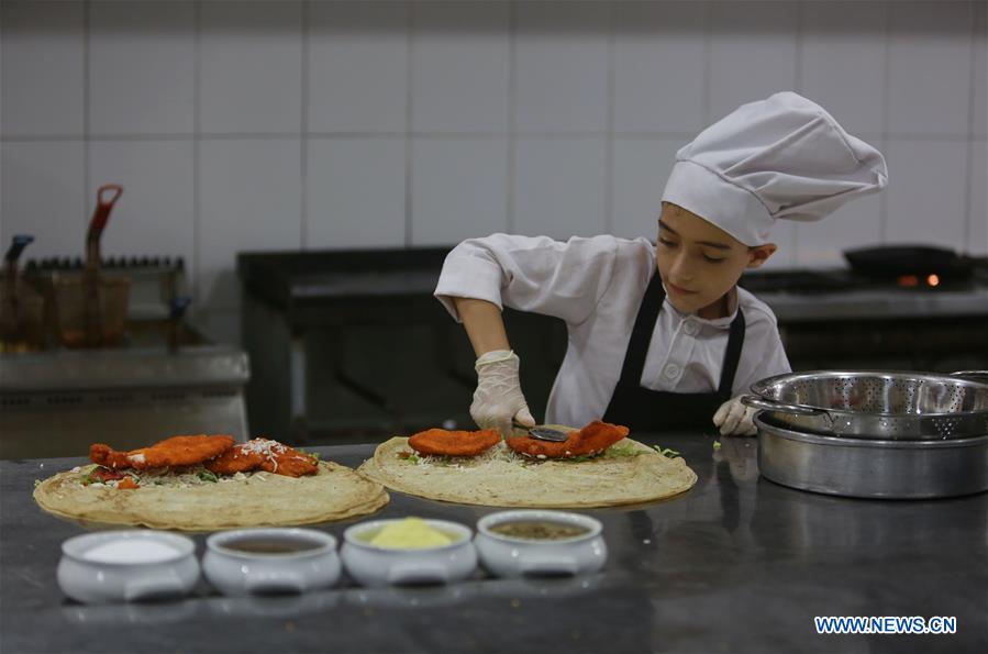 MIDEAST-GAZA-CHILD-CANCER-COOK-FEATURE