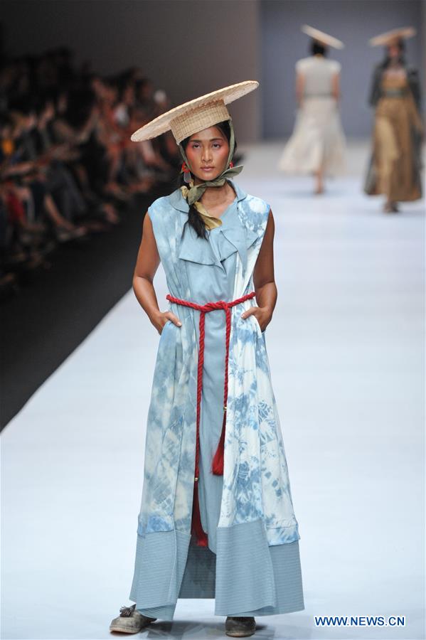 INDONESIA-JAKARTA-FASHION WEEK-HUMBANG SHIBORI AND PURANA