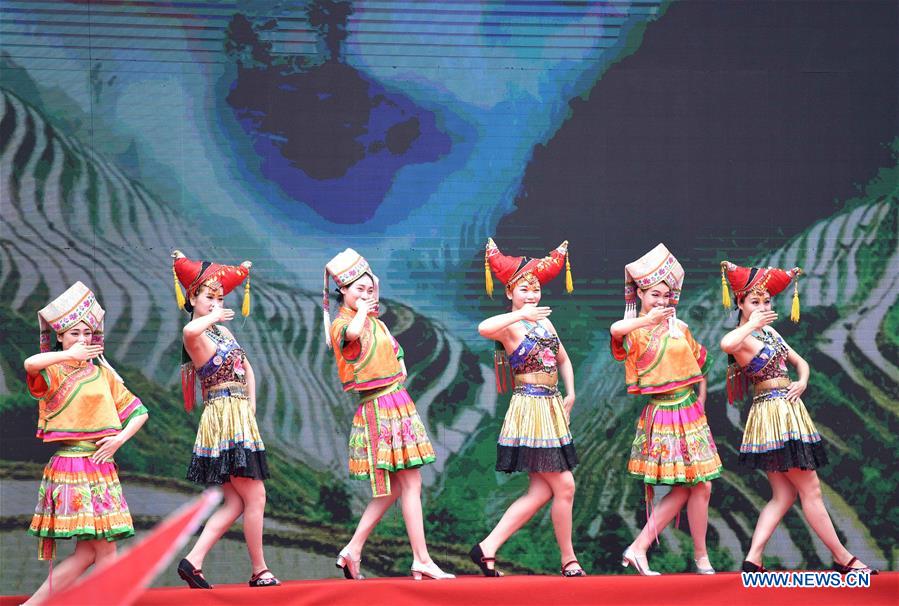 CHINA-GUANGXI-ETHNIC GROUP-COSTUMES (CN)