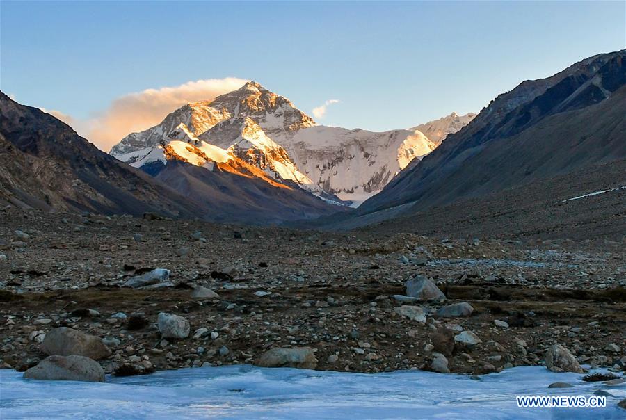 CHINA-TIBET-MOUNT QOMOLANGMA-SCENERY (CN)