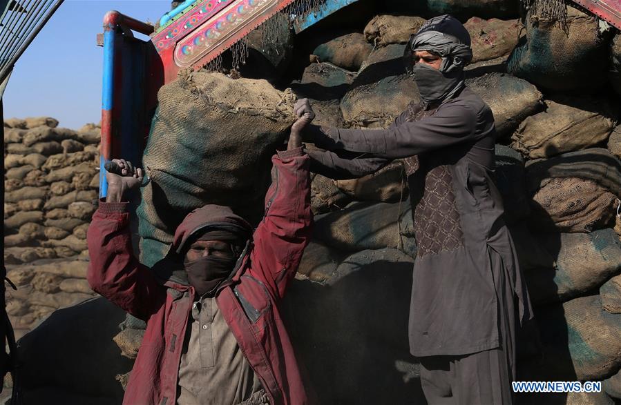 AFGHANISTAN-GHAZNI-COAL MARKET