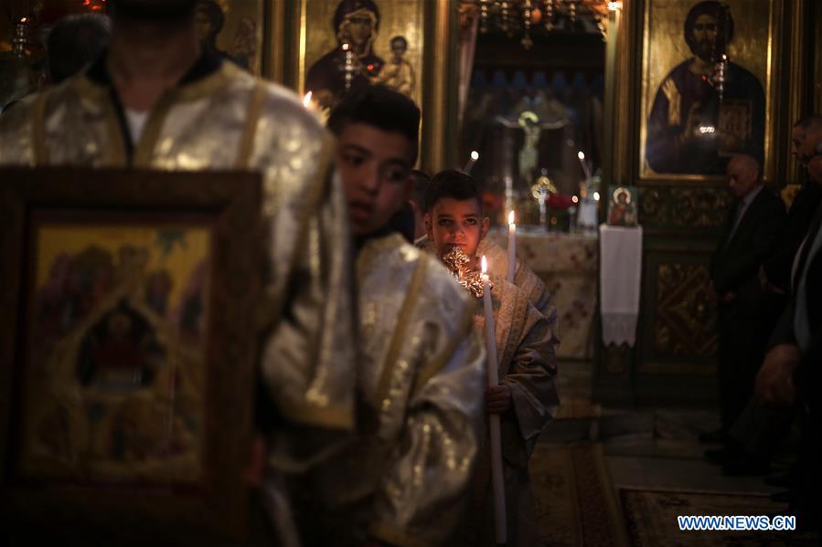 MIDEAST-GAZA-CHRISTMAS-MASS