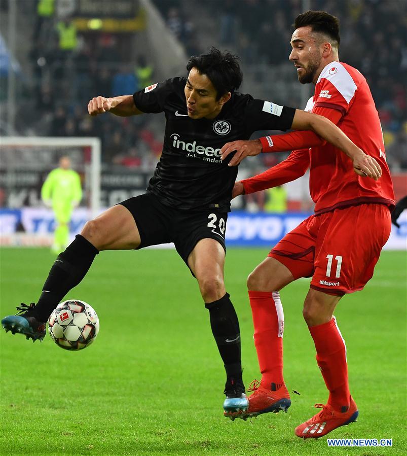 (SP)GERMANY-DUSSELDORF-SOCCER-BUNDESLIGA-FRANKFURT VS DUSSELDORF