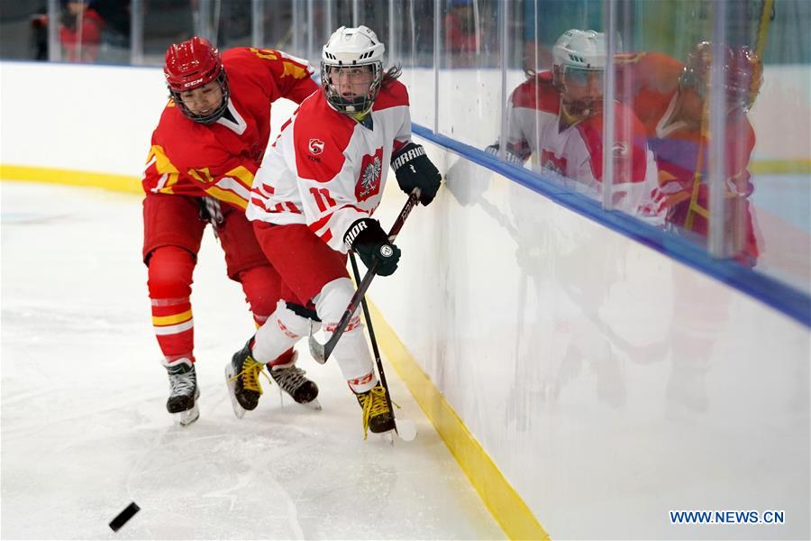 (SP)CHINA-BEIJING-ICE HOCKEY-FRIENDLY MATCH-CHINA VS POLAND