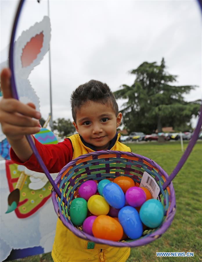 U.S.- LOS ANGELES-EASTER-EGG HUNTING 