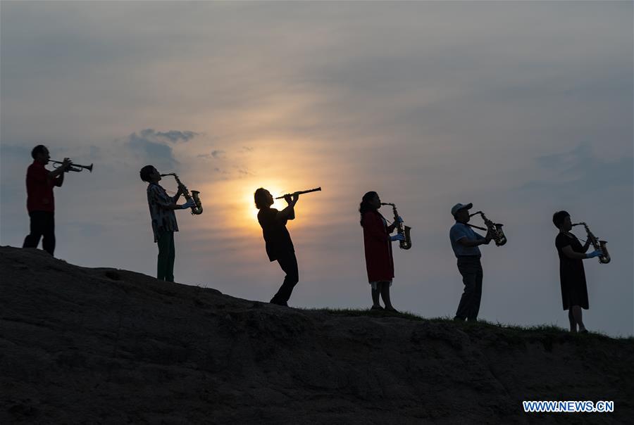 XINHUA PHOTOS OF THE DAY