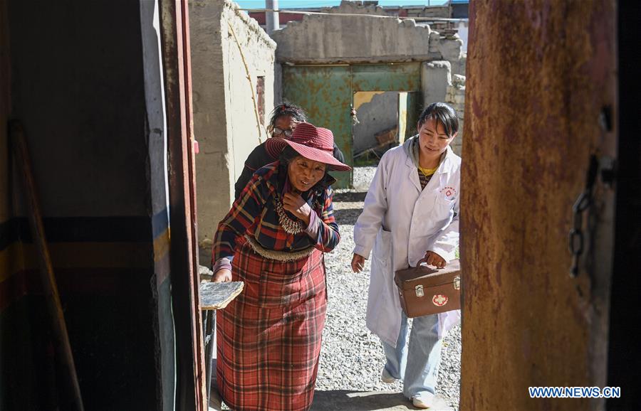 CHINA-TIBET-NGARI-VILLAGE DOCTOR (CN)