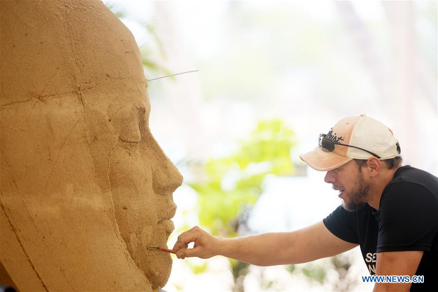 SINGAPORE-SENTOSA-SANDSATION