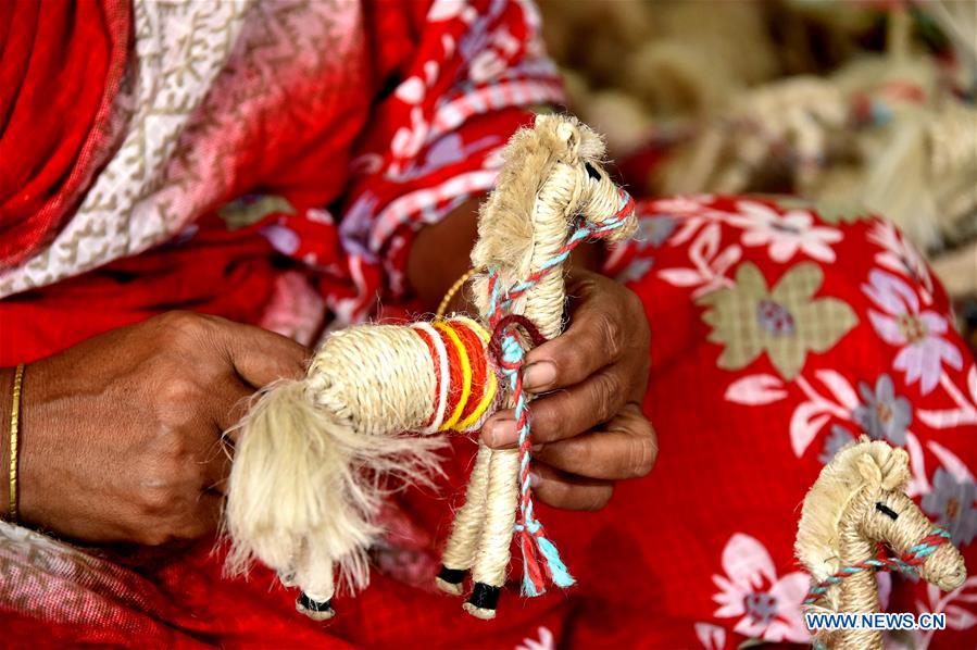 BANGLADESH-GAZIPUR-JUTE-HANDICRAFTS