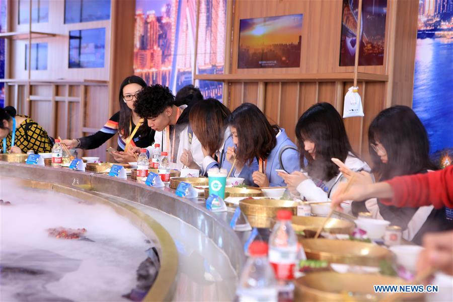 (CIIE)CHINA-SHANGHAI-CIIE-HOTPOT-FEAST (CN)