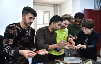 Foreign students take part in Winter Solstice celebration in Taiyuan